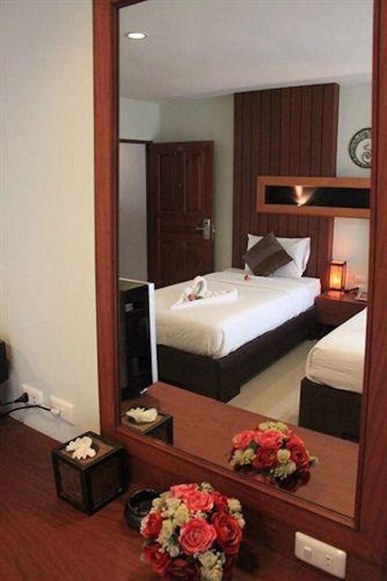 Deva Suites Patong Phuket Eksteriør billede